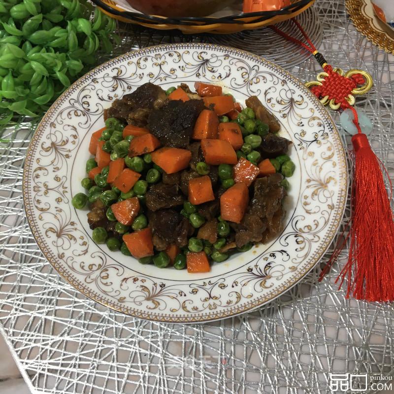 胡萝卜豌豆烧牛筋
