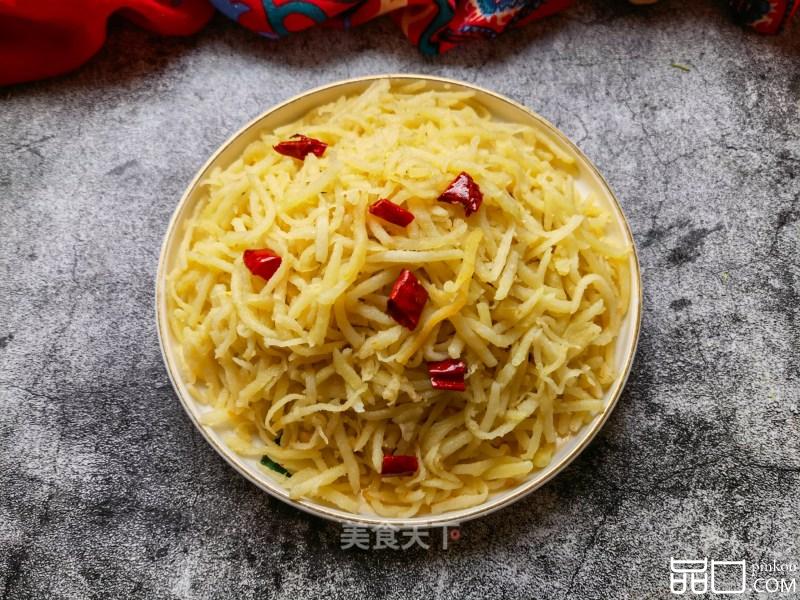 蒜瓣辣椒蒸炒土豆丝
