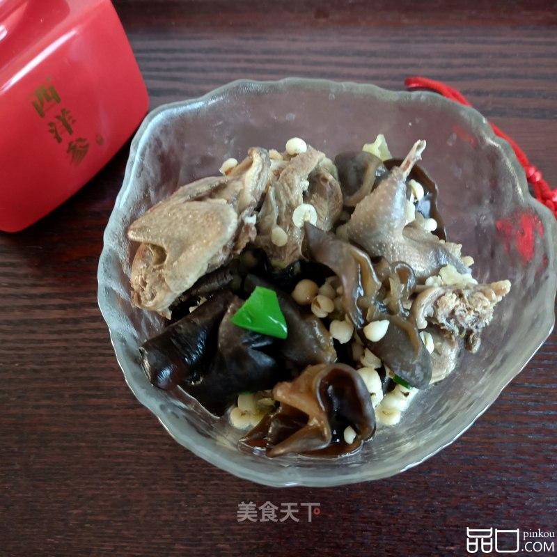 木耳薏米炖鹌鹑