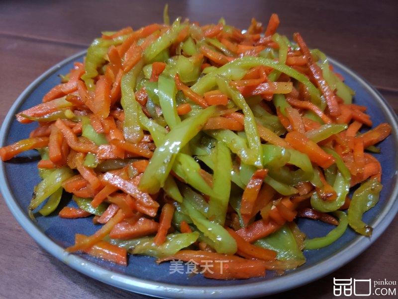 红萝卜炒青椒