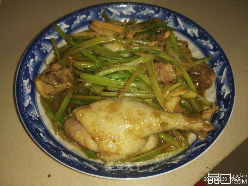 鸭肉炒芹菜