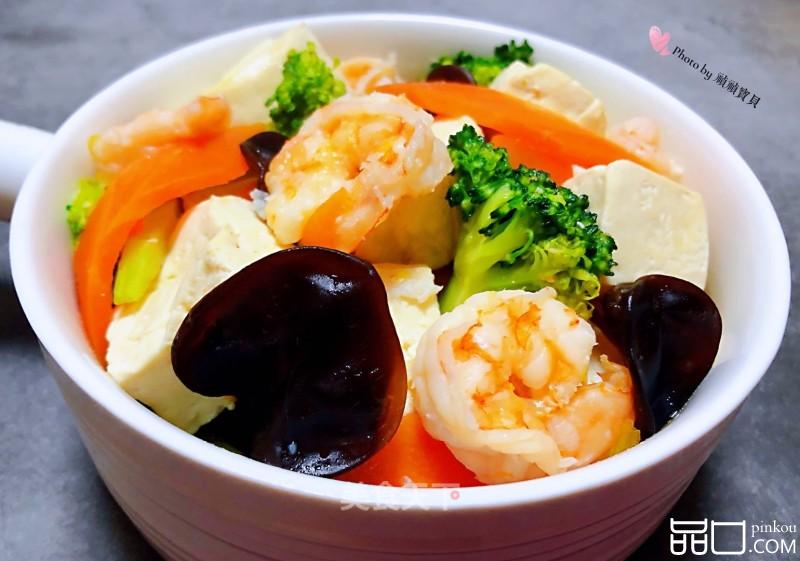 西兰花虾仁木耳炖豆腐