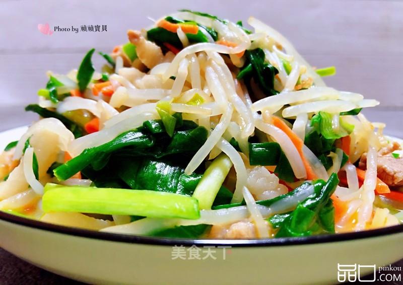 绿豆芽韭菜胡萝卜炒肉丝