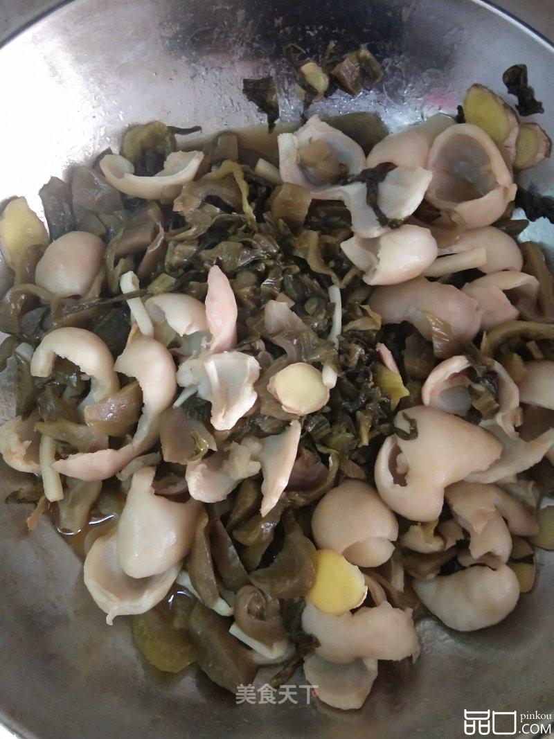 酸菜焖猪大肠