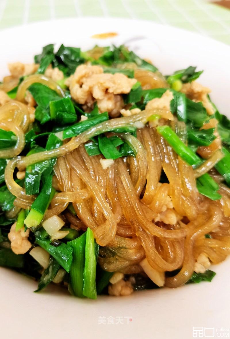 春韭炒红薯粉条