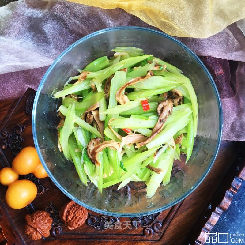 松茸炒西芹