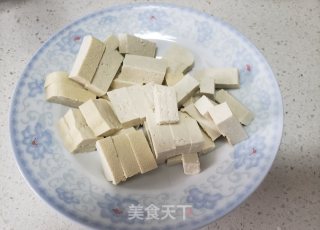 蒜苔炒豆腐步骤2
