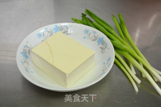 5分钟开胃下饭的香辣豆腐步骤1