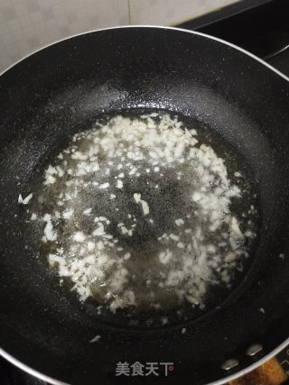 超级简单的家常菜蒜蓉炒番薯叶步骤2