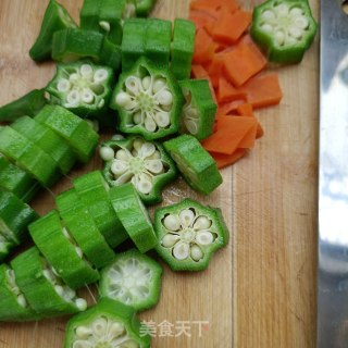 秋葵虾仁滑蛋步骤5