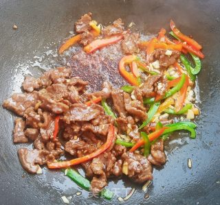 彩椒肉丝步骤9