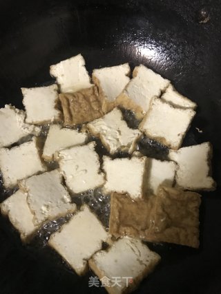 黄金豆腐炒西芹步骤6
