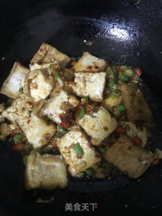黄金豆腐炒西芹步骤8