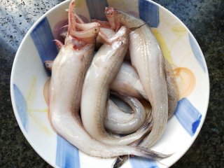 红烧龙头鱼步骤1