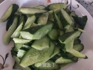 青椒黄瓜炒鸡蛋步骤2