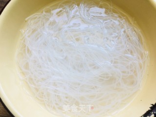 懒人版蒜蓉粉丝蒸扇贝步骤1