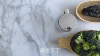 海参炒西蓝花步骤1