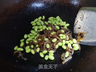 毛豆炒肉皮步骤5