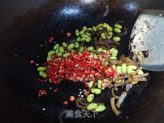毛豆炒肉皮步骤6