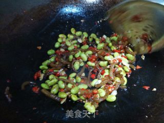 毛豆炒肉皮步骤8