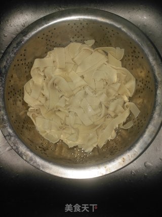双椒烧豆皮步骤3