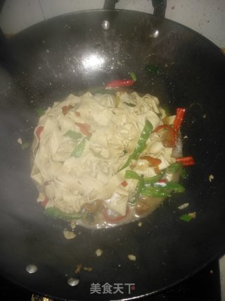 双椒烧豆皮步骤11