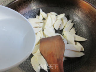 茭白炒烤火腿步骤6