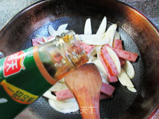 茭白炒烤火腿步骤11