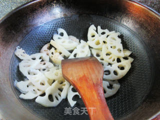 苦瓜炒莲藕步骤3