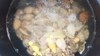 蒜蓉粉丝花蛤步骤5