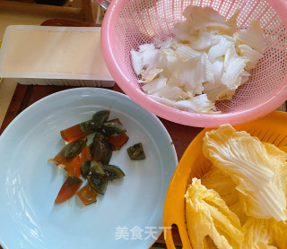 醋溜皮蛋娃娃菜步骤1