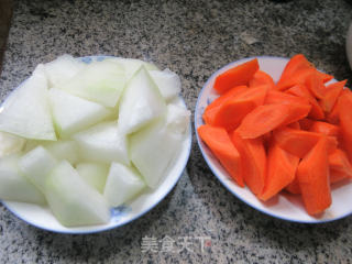 胡萝卜烧冬瓜步骤1