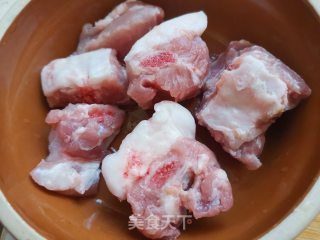 剁辣椒蒸排骨步骤1