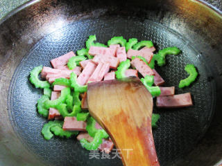 苦瓜炒烤火腿步骤9