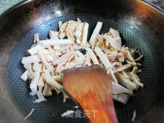 豆腐干烧水笋步骤3