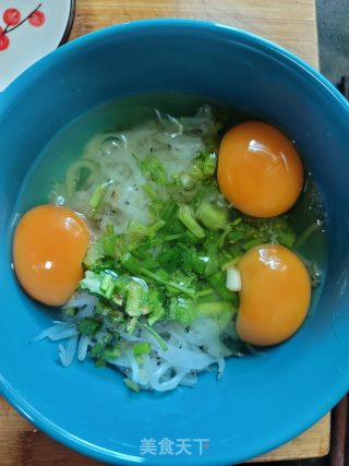 银鱼仔煎蛋步骤3