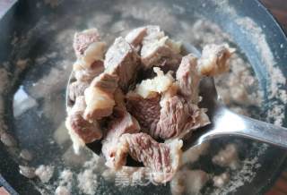 浓香软烂的开胃菜——番茄土豆炖牛腩！步骤2