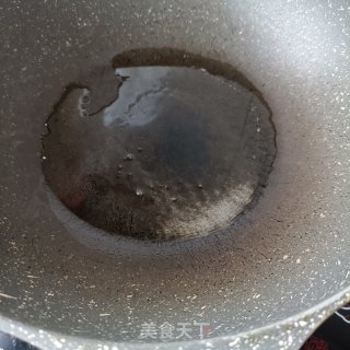 五香腊肠炒茭白步骤5