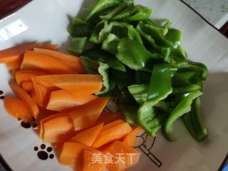 青椒木耳炒肉片步骤3