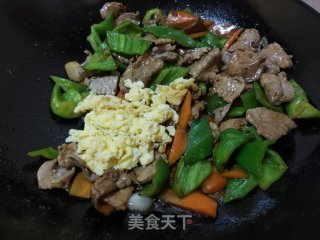 青椒木耳炒肉片步骤12