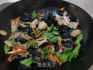 青椒木耳炒肉片步骤14