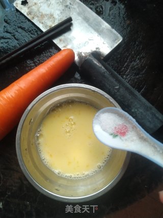 蛋炒胡萝卜。步骤3