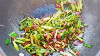 祖传下饭菜——小炒熟牛肉步骤10
