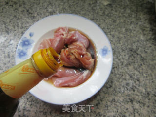 大葱豆腐干炒鸡腿肉步骤5