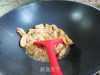 大葱豆腐干炒鸡腿肉步骤8