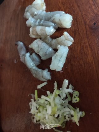 虾仁烩丝瓜步骤2