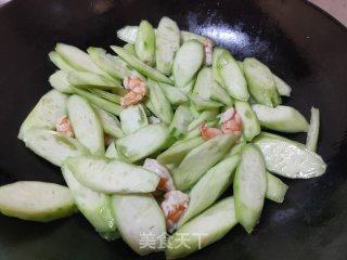 虾仁烩丝瓜步骤6