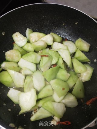 经济实惠好吃得连汤汁都不剩的丝瓜炒鸡蛋步骤6