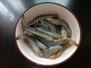 孜然开背虾步骤1
