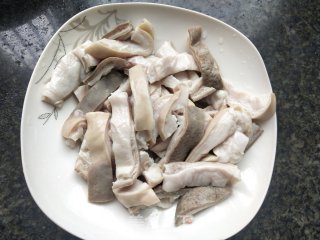 辣椒炒猪肚步骤1